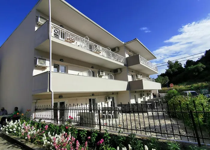 Gardens 3* Polychrono